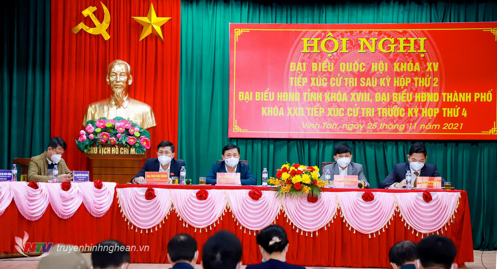 Đại biểu Quốc hội, HĐND tỉnh và TP Vinh tiếp xúc cử tri phường Vinh Tân
