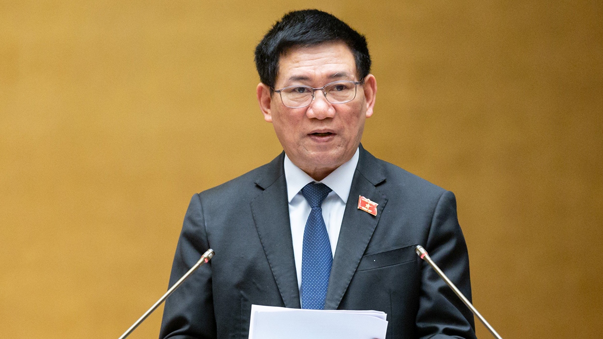Bộ trưởng Bộ Tài chính Hồ Đức Phớc thừa uỷ quyền của Thủ tướng trình bày Tờ trình của Chính phủ về dự án Luật Giá (sửa đổi)