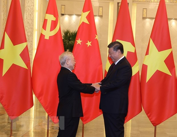 Tổng Bí thư, Chủ tịch Trung Quốc Tập Cận Bình đón Tổng Bí thư Nguyễn Phú Trọng. 