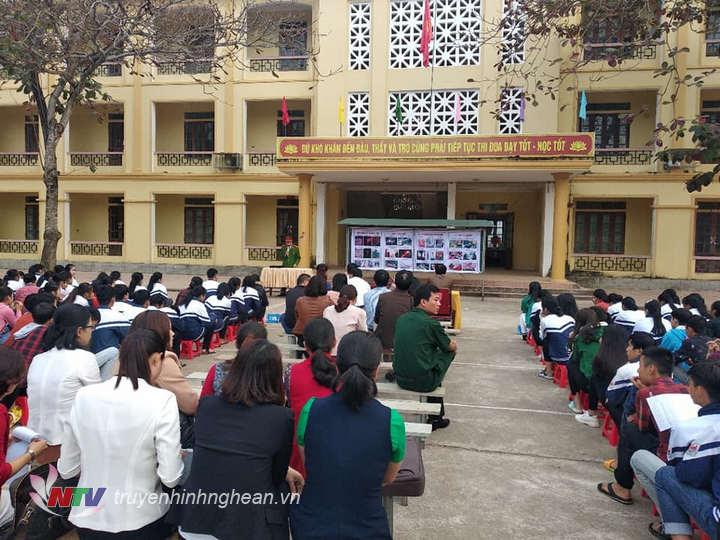 Hơn 1100 ĐVTN học sinh Nghĩa Đàn được tuyên truyền về phòng chống pháo nổ
