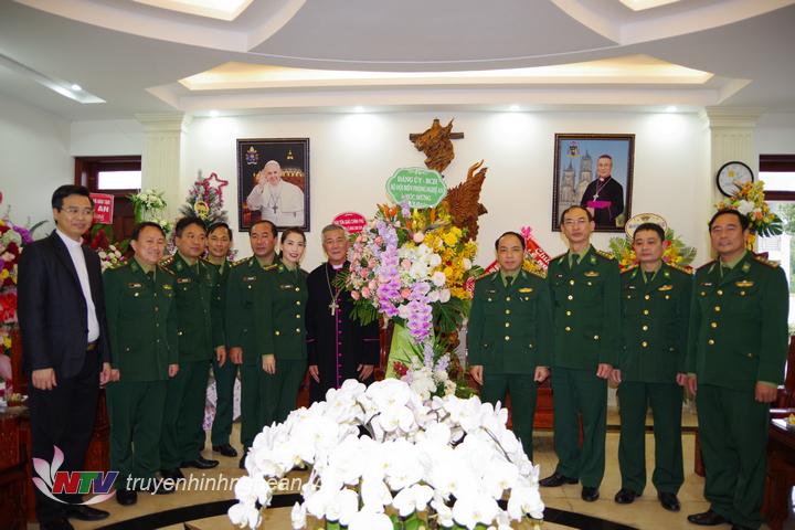Bộ Chỉ huy BĐBP Nghệ An Chúc mừng Tòa Giám mục Giáo phận Vinh