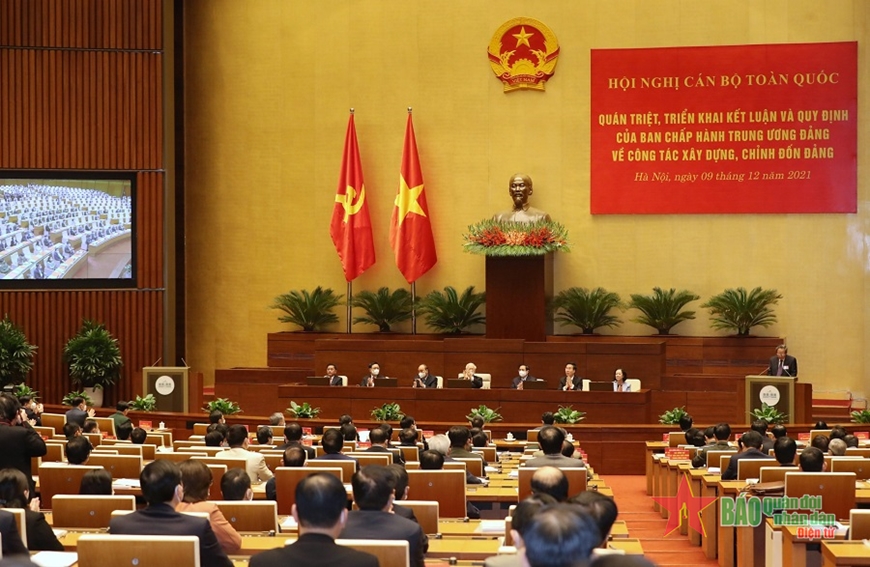  Tổng Bí thư Nguyễn Phú Trọng cùng các đồng chí lãnh đạo Đảng, Nhà nước chủ trì Hội nghị. Ảnh: Viết Chung