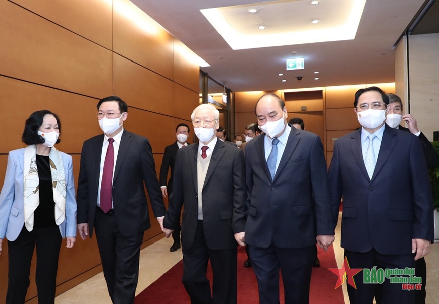Tổng Bí thư Nguyễn Phú Trọng cùng các đồng chí lãnh đạo Đảng, Nhà nước dự Hội nghị. 