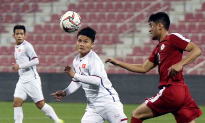 Tại bán kết AFF Cup, Quang Hải (áo trắng) và Văn Đức cũng đều ghi bàn vào lưới Philippines. Ảnh: VFF.