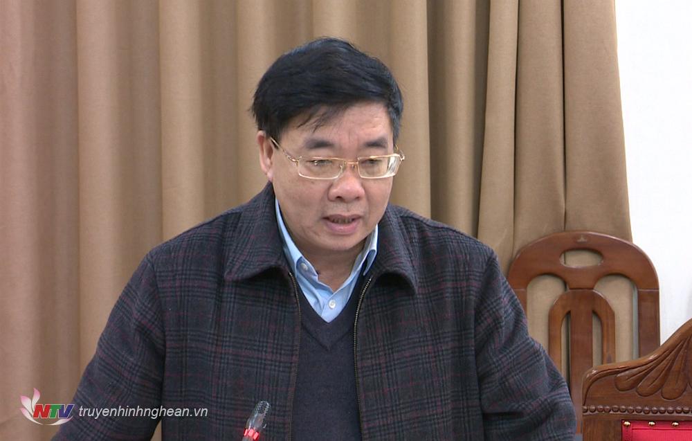 Phó Bí thư Thường trực Tỉnh ủy Nguyễn Văn Thông phát biểu ý kiến tại phiên họp.