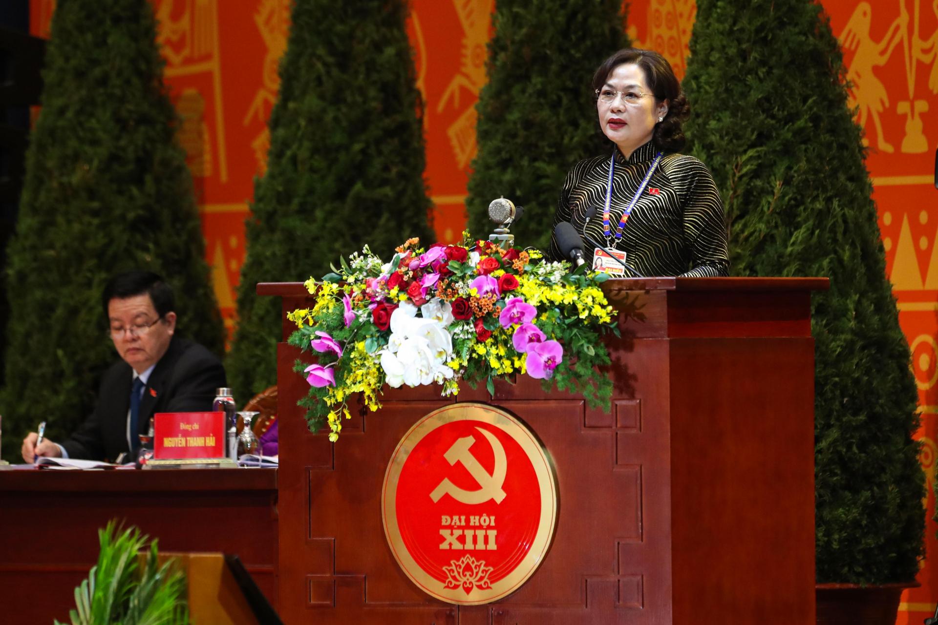 Thống đốc NHNN Nguyễn Thị Hồng phát biểu tham luận tại Đại hội.