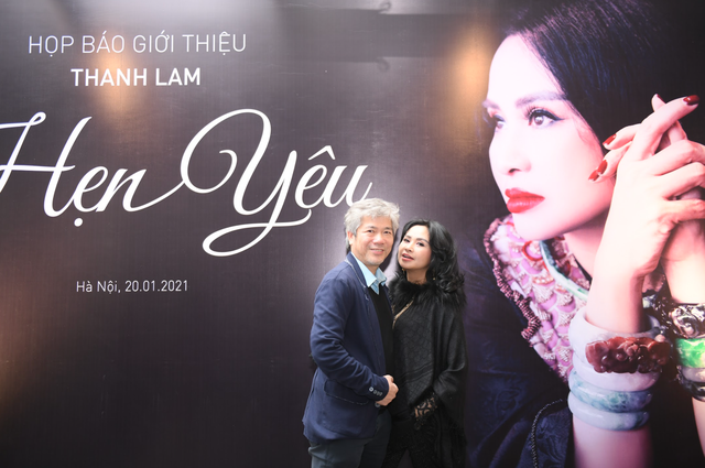 Bác sĩ Tiến Hùng đến ủng hộ bạn gái, Diva Thanh Lam ra mắt liveshow vào ngày 28/2 tới. Theo nữ ca sĩ, bạn trai có thể song ca với chị trong đêm nhạc. 