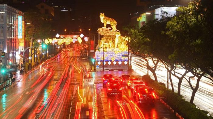 Đèn lồng hình con Hổ biểu tượng cho Năm Nhâm dần trưng bày tại Singapore. (Ảnh: THX/TTXVN)