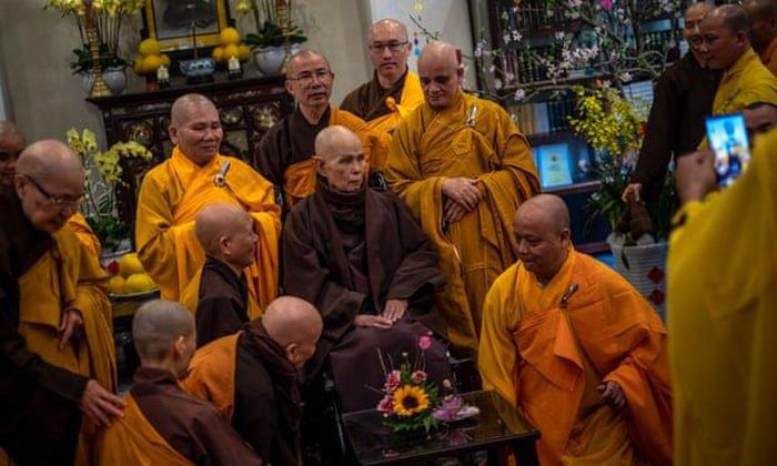 Thiền sư Thích Nhất Hạnh tại chùa Từ Hiếu, Huế năm 2020. Ảnh: Guardian.