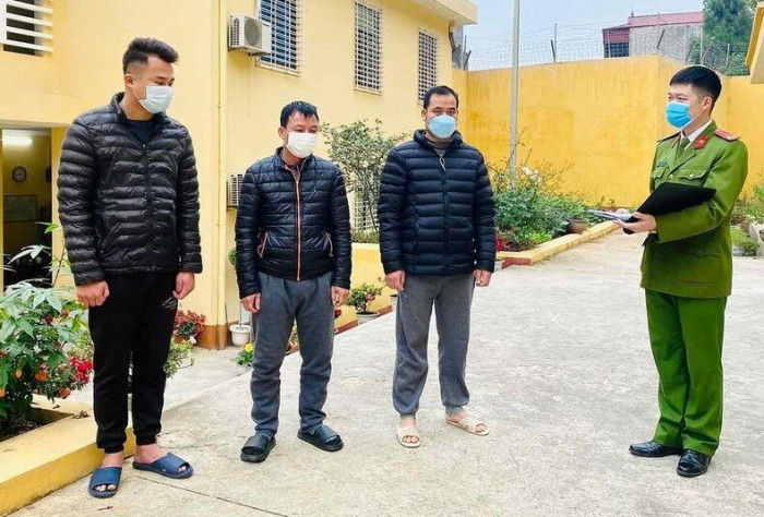 Nhóm cán bộ nhận tiền mua lốt xe tại các cửa khẩu ở Lạng Sơn bị bắt