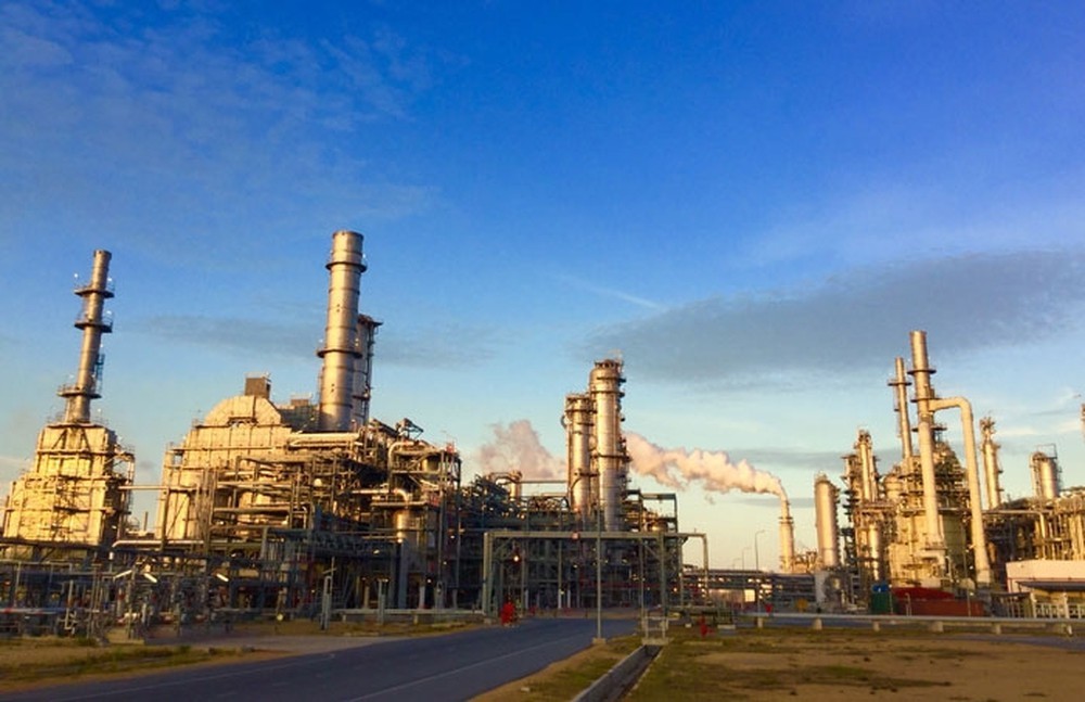 Lọc dầu Nghi Sơn là 1 trong 2 nhà máy lọc dầu đang vận hành hiện nay. Dầu thô cho nhà máy lọc dầu Nghi Sơn do nhà máy trực tiếp nhập khẩu. 