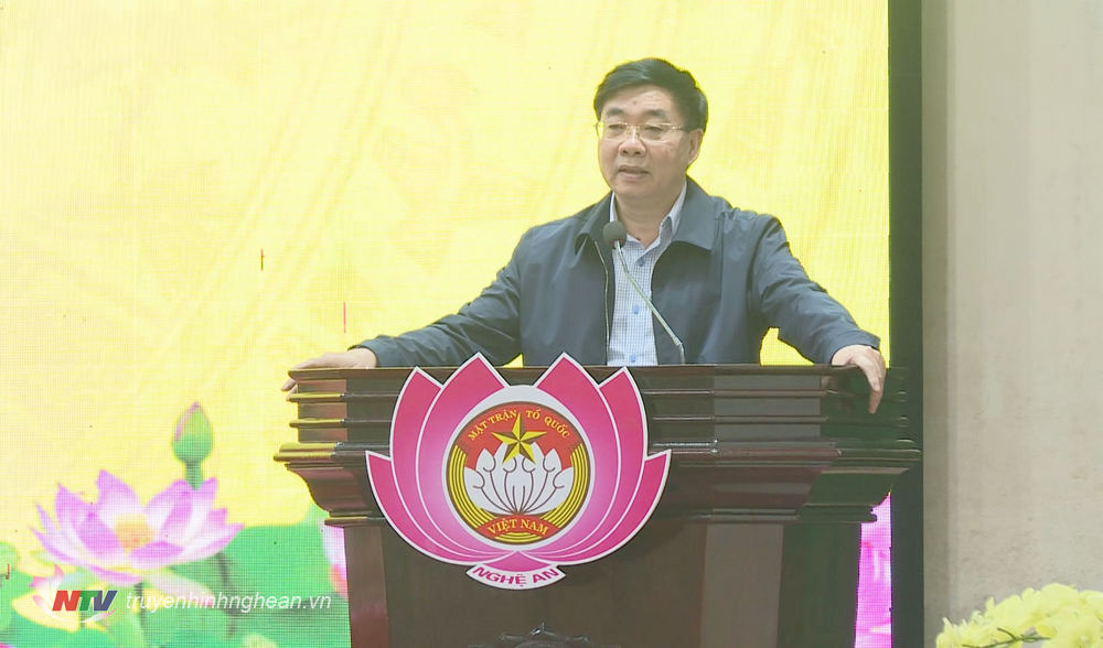 Đồng chí Nguyễn Văn Thông - Phó Bí thư Thường trực Tỉnh ủy phát biểu chỉ đạo tại hội nghị. 