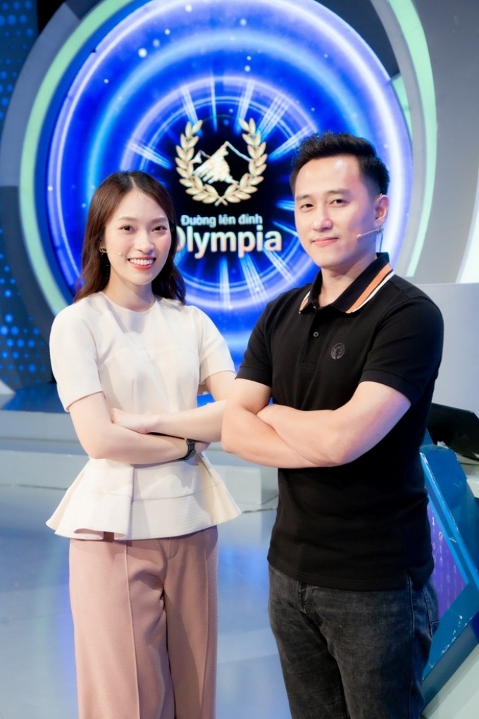 Khánh Vy trở thành người dẫn chương trình Olympia mùa thứ 22.