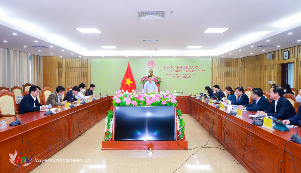 Toàn cảnh thảo luận tại tổ Đại biểu Quốc hội tỉnh Nghệ An.
