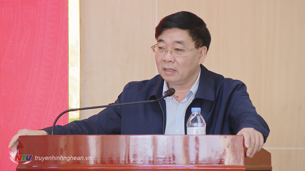 Phó Bí thư Thường trực Tỉnh uỷ Nguyễn Văn Thông phát biểu chỉ đạo tại hội nghị.