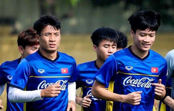 Một số cầu thủ U22 không được dự Asian Cup 2019 nhưng đã có tên trong đợt tập trung trước giải đấu cũng sẽ trở lại đội tuyển. Trong số đó, những người như Hoàng Đức (phải), Đinh Thanh Bình, Lương Hoàng Nam, Huỳnh Tấn Sinh... đều là các gương mặt tiềm năng, từng tỏa sáng trong màu áo U20 Việt Nam của HLV Hoàng Anh Tuấn.