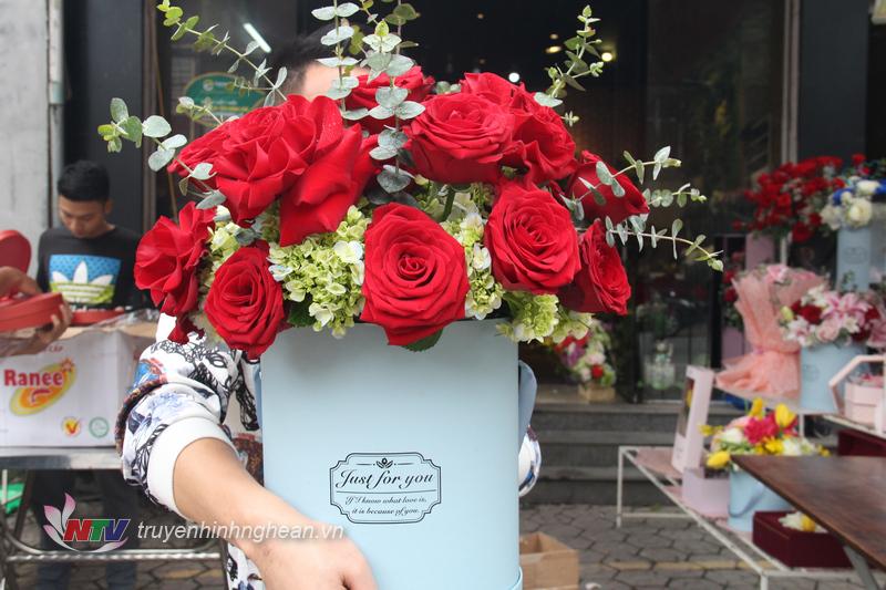 Thị trường hoa tươi đa dạng mẫu mã cho ngày Valentine