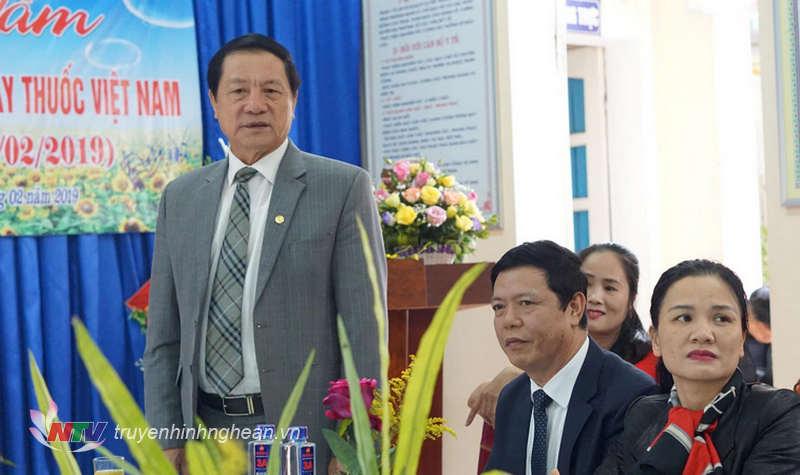 Phó Chủ tịch UBND tỉnh Lê Minh Thông phát biểu chúc mừng các đơn vị.