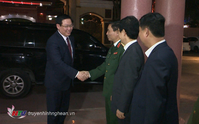 Phó Thủ tướng Vương Đình Huệ đến 