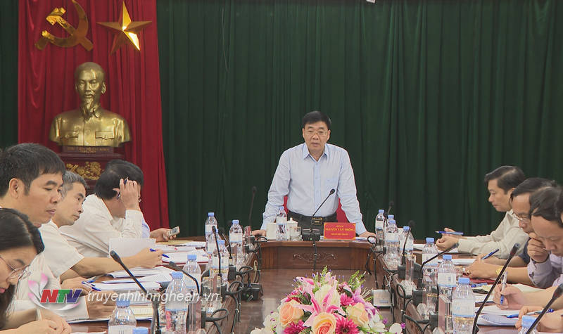 Phó Bí thư Tỉnh ủy Nguyễn Văn Thông phát biểu tại hội nghị.