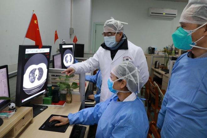 Trung Quốc bổ sung triệu chứng người nhiễm virus corona