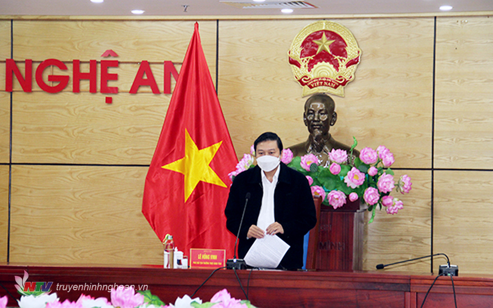  Phó Chủ tịch Thường trực UBND tỉnh Lê Hồng Vinh phát biểu