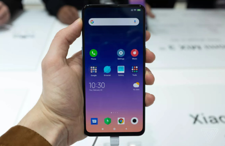 Điện thoại 5G tốt nhất thuộc về Xiaomi Mi Mix 3 5G mặc dù tại MWC 2019, nhiều smartphone 5G ra mắt. Nó có thông số kỹ thuật hàng đầu, được xây dựng xung quanh bộ vi xử lý Snapdragon 855 mới nhất và nó đạt được viền tối thiểu đẹp mắt bằng cách giấu camera selfie phía sau cơ chế trượt.