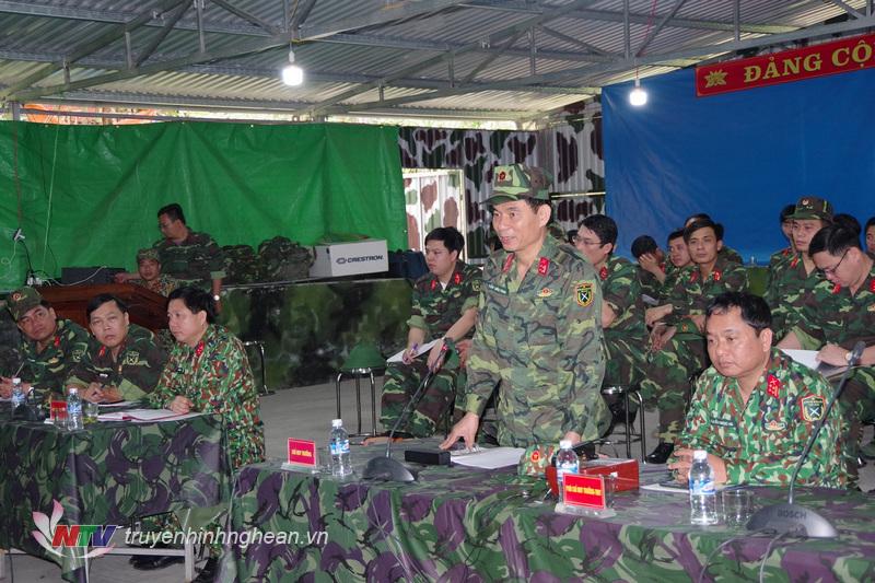 Đại tá Trần Văn Hùng, Ủy viên Ban thường vụ Tỉnh ủy, Chỉ huy trưởng Bộ CHQS tỉnh chủ trì luyện tập chuyển trạng thái SSCĐ của Bộ CHQS tỉnh