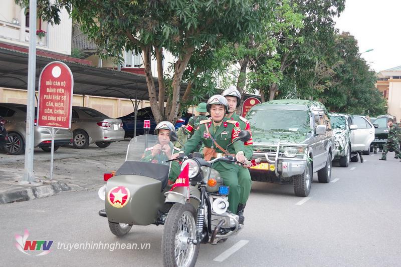 Thực hành hành quân di chuyển làm nhiệm vụ chuyển trạng thái SSCĐ.