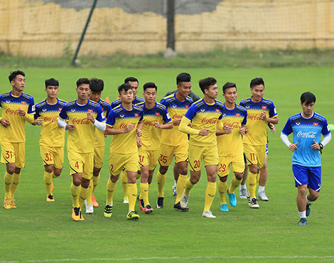 ​  Trưa ngày 6/3, U23 Việt Nam đã hội quân tại Hà Nội để chuẩn bị cho các trận đấu tại VL U23 châu Á 2020. Do một số cầu thủ ở xa và nhiều người đang bận thi đấu hết vòng 3 V.League 2019 nên quân số hiện tại của đội chỉ là 14 cầu thủ  ​