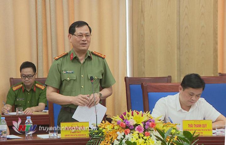 Đồng chí Nguyễn Hữu Cầu - Ủy viên BTV Tỉnh ủy, Giám đốc Công an tỉnh báo cáo