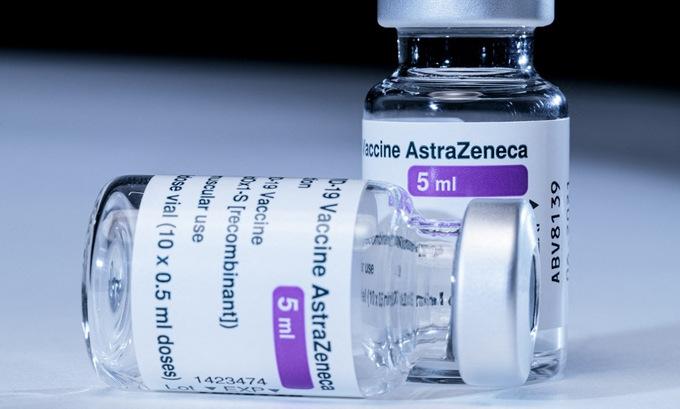 Các liều vaccine AstraZeneca tại một điểm tiêm chủng ở Pháp hôm 11/3. Ảnh: AFP.