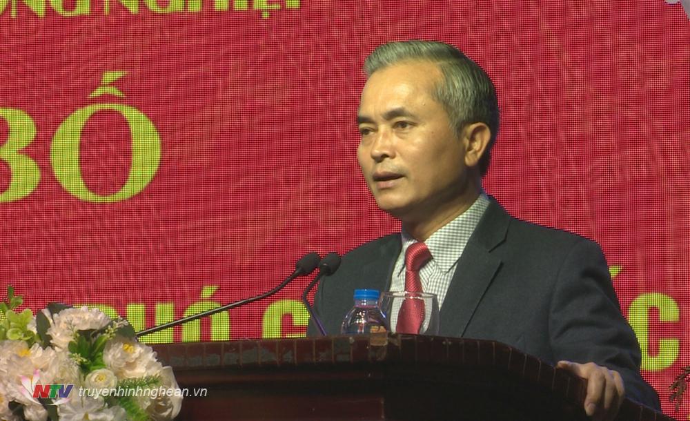 Phó Chủ tịch UBND tỉnh Lê Ngọc Hoa phát biểu giao nhiệm vụ.