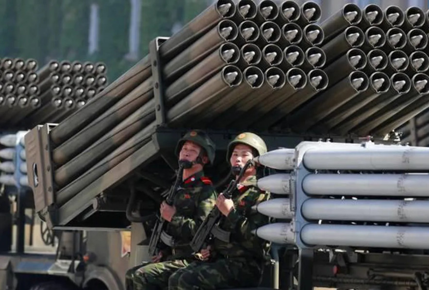 Bệ phóng trùm tên lửa của Triều Tiên trong cuộc diễu binh kỷ niệm 70 năm Quốc khánh nước này ở Bình Nhưỡng hồi tháng 9/2018. Ảnh: Reuters