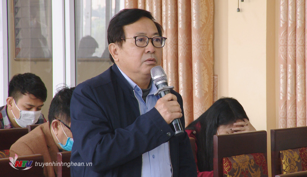Nhà báo Trần Duy Ngoãn phát biểu trao đổi tại hội nghị.