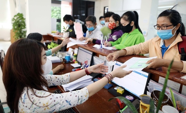 Bộ Y tế đề xuất 7 loại giấy tờ để F0 hưởng bảo hiểm xã hội. (Ảnh minh họa: Baochinhphu.vn)