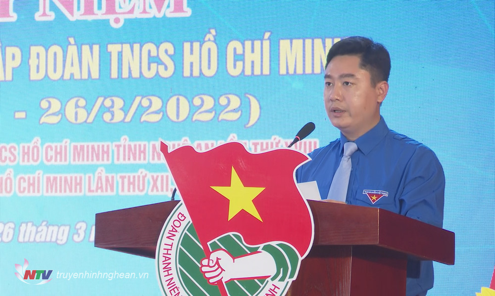 Đồng chí Lê Văn Lương - Bí thư Tỉnh đoàn trình bày diễn văn kỷ niệm 91 năm Ngày thành lập Đoàn TNCS Hồ Chí Minh.