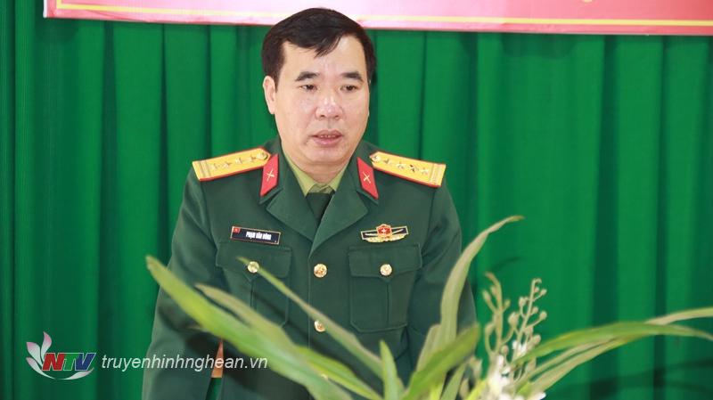  Phạm Văn Đông, Phó Trưởng ban Thường trực Ban chỉ đạo 515 tỉnh, Chính ủy Bộ CHQS tỉnh Nghệ An phát biểu giao nhiệm vụ.