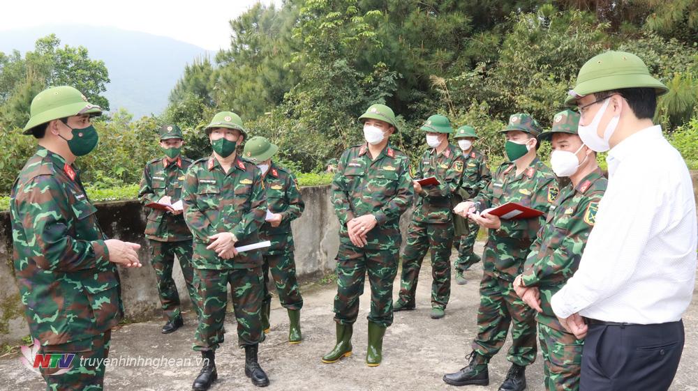 Đoàn công tác kiểm tra công tác xây dựng sở chỉ huy diễn tập khu vực phòng thủ huyện Hưng Nguyên