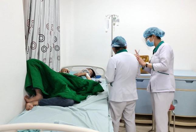 Bệnh nhân bị ngộ độc thực phẩm đang điều trị tại bệnh viện Hoàn Mỹ Đà Lạt