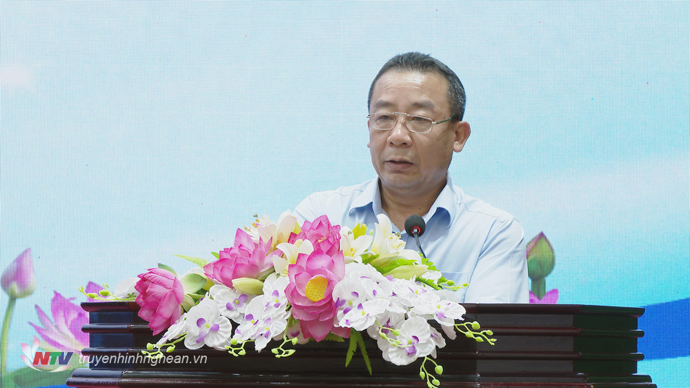 Giám đốc Sở Nông nghiệp và Phát triển nông thôn Nguyễn Văn Đệ phát biểu tại hội nghị.