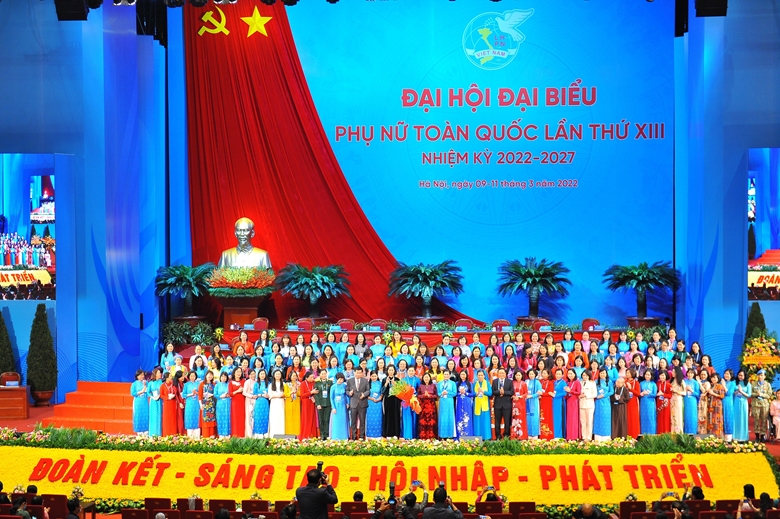 Ban Chấp hành Hội Liên hiệp Phụ nữ Việt Nam khóa XIII ra mắt Đại hội