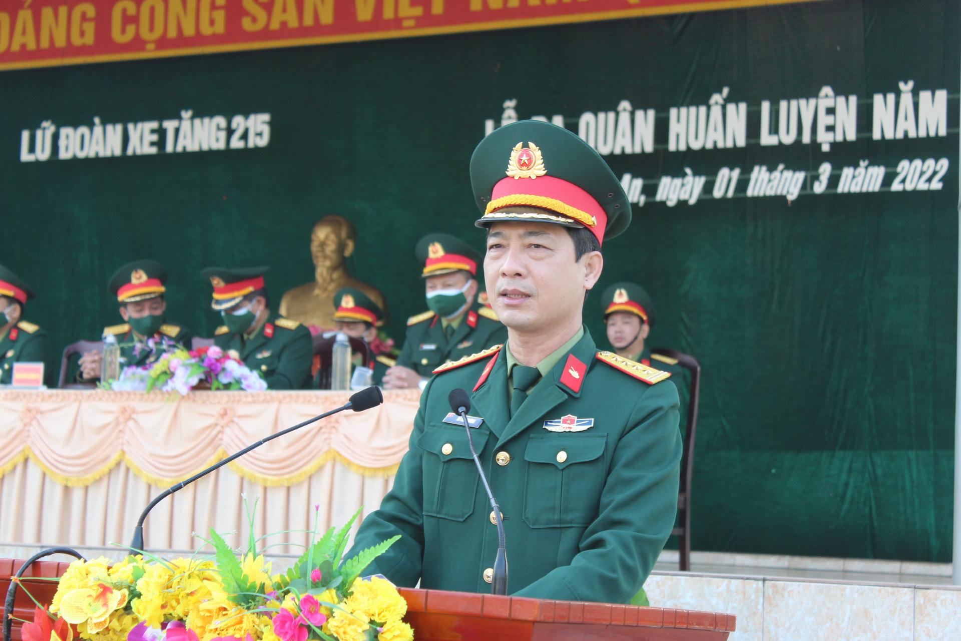 Thượng tá Trần Văn Vũ – Chính ủy Lữ đoàn xe tăng 215 phát động thi đua