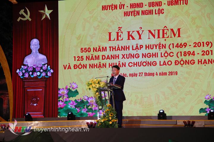 Ông Nguyễn Tiến Dũng - Phó Bí thư Huyện ủy, Chủ tịch UBND huyện Nghi Lộc đọc diễn văn