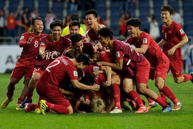 Việt Nam vẫn đứng trong top 100 trên bảng thứ tự FIFA.