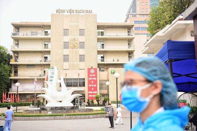 Bệnh viện Bạch Mai điều trị các bệnh nhân nặng trong thời gian bị cách ly.