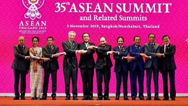 Một hội nghị đặc biệt của ASEAN về ứng phó dịch là rất cần thiết trong lúc này. 