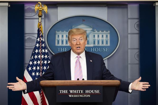 Tổng thống Mỹ Donald Trump tại cuộc họp báo về dịch COVID-19 ở Washington, DC, Mỹ, ngày 10/4/2020.