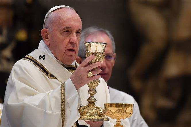 Giáo hoàng Francis cử hành thánh lễ Phục sinh qua livestream tại Vương cung thánh đường Thánh Peter ở Vatican ngày 12/4/2020.