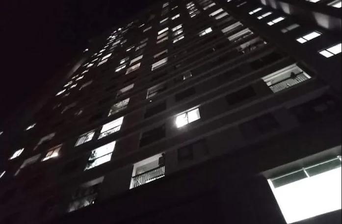 Hà Nội: Một cháu bé rơi từ tầng 24 chung cư xuống đất tử vong